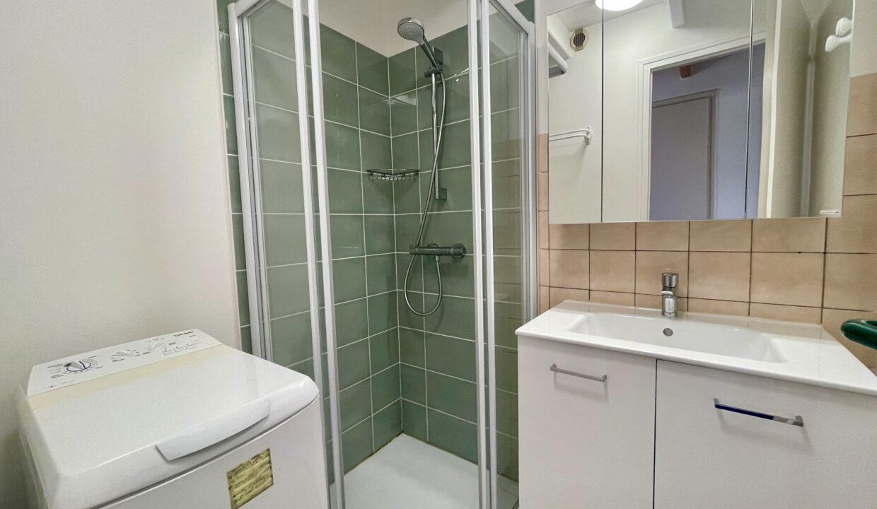 Maisonnette-2-chambres-6-couchages-avec-jardinet-petite-residence-calme-600m-plage-des-Dunes-2-et-700m-centre-bourg-10