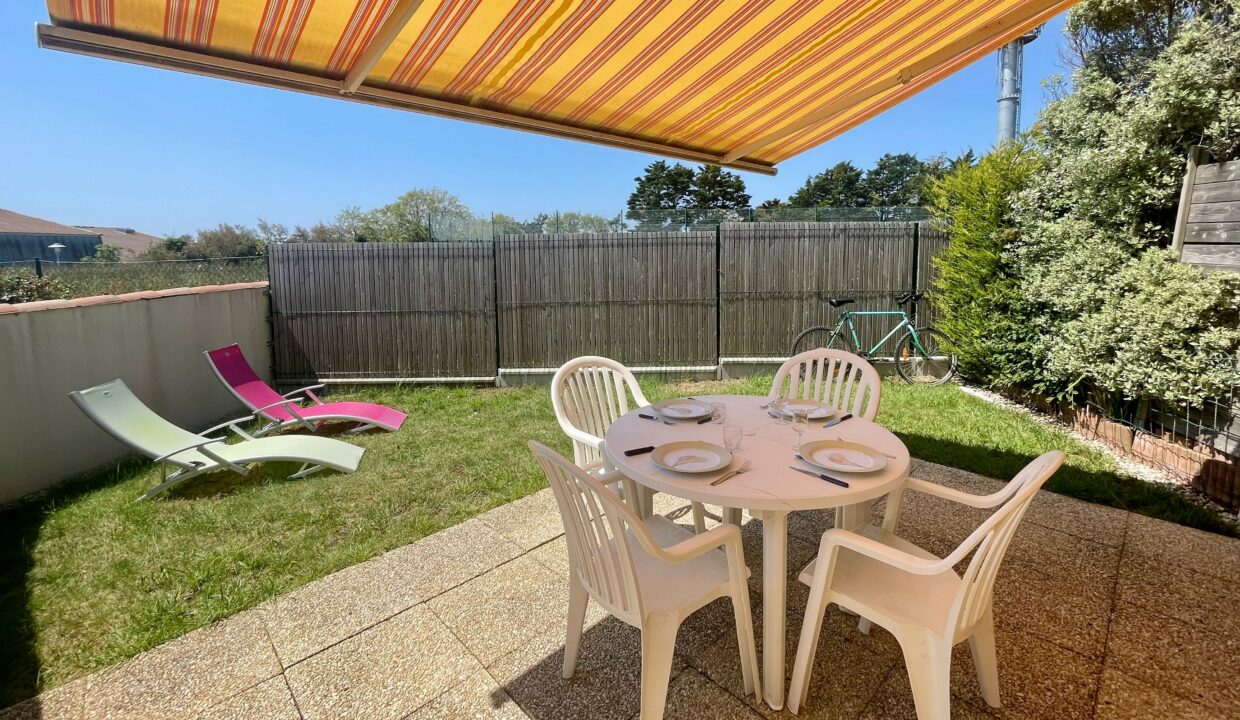 Maisonnette-2-chambres-6-couchages-avec-jardinet-petite-residence-calme-600m-plage-des-Dunes-2-et-700m-centre-bourg-15