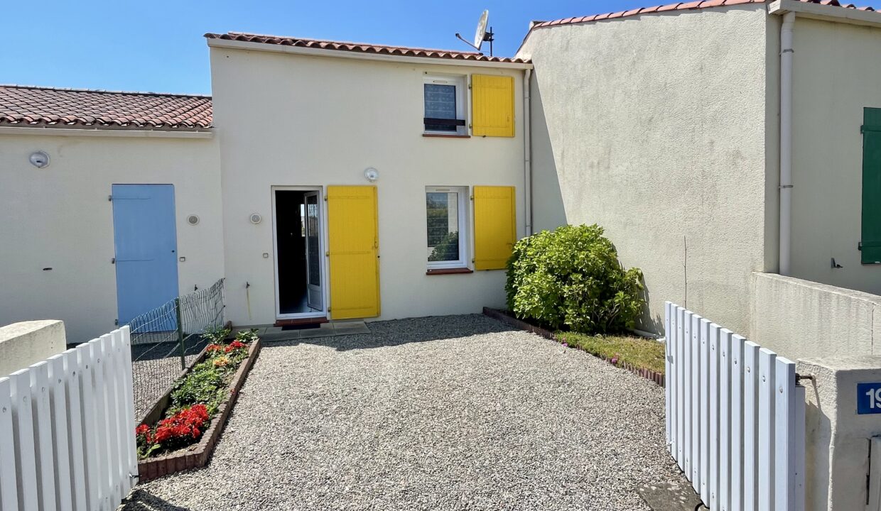 Maisonnette-2-chambres-6-couchages-avec-jardinet-petite-residence-calme-600m-plage-des-Dunes-2-et-700m-centre-bourg-17