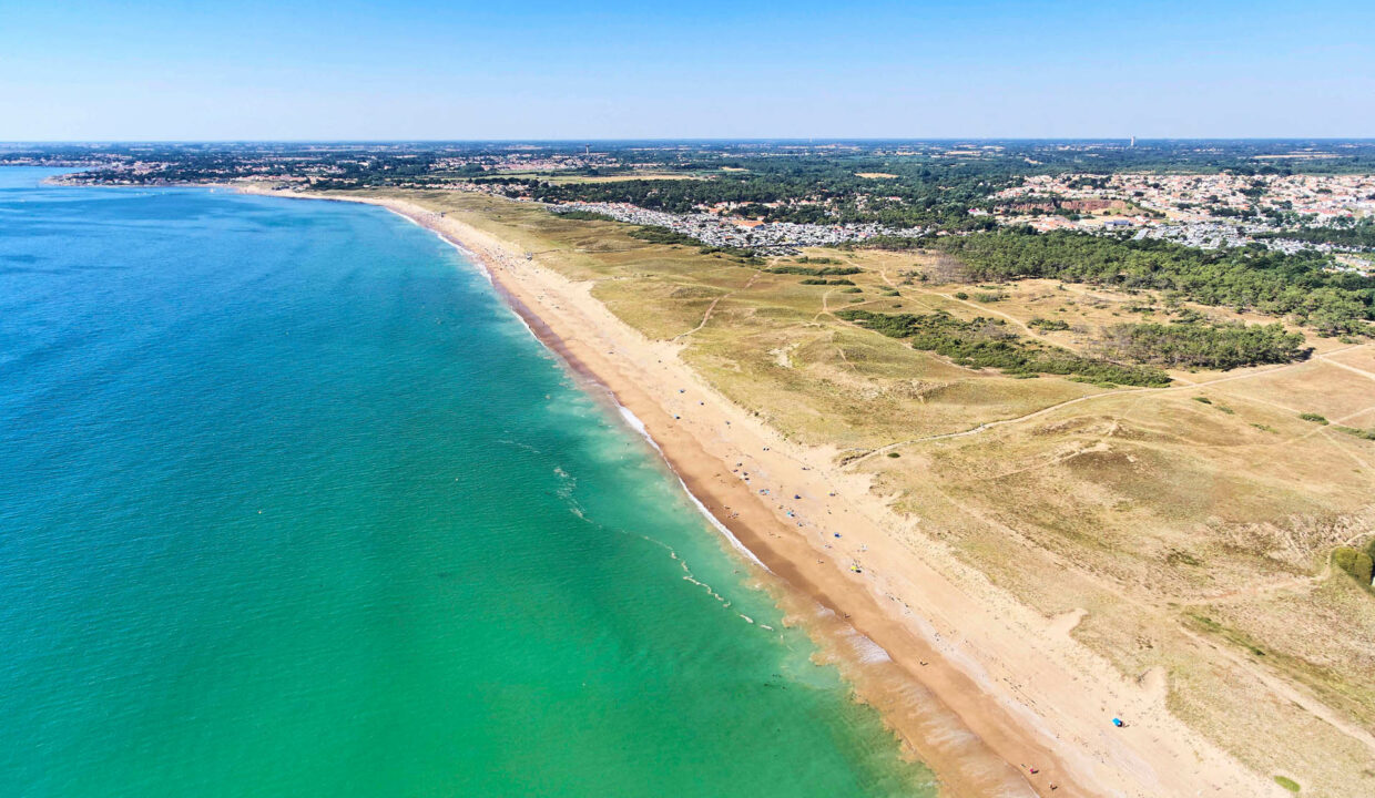 Maisonnette-2-chambres-6-couchages-avec-jardinet-petite-residence-calme-600m-plage-des-Dunes-2-et-700m-centre-bourg-18