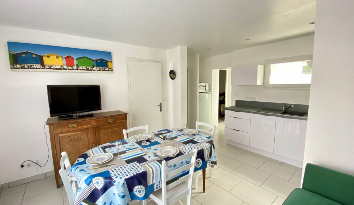 Maisonnette-renovee-au-coeur-du-quartier-des-Dunes-650m-de-la-plage-des-Dunes-2-2