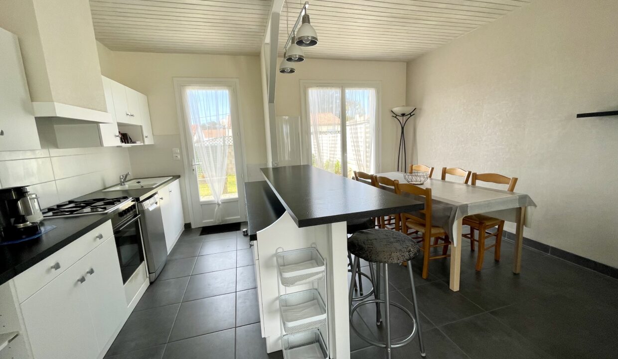 PROCHE-BORD-DE-MER-AGREABLE-MAISON-AVEC-JARDIN-CLOS-DE-TYPE-3-WIFI-6