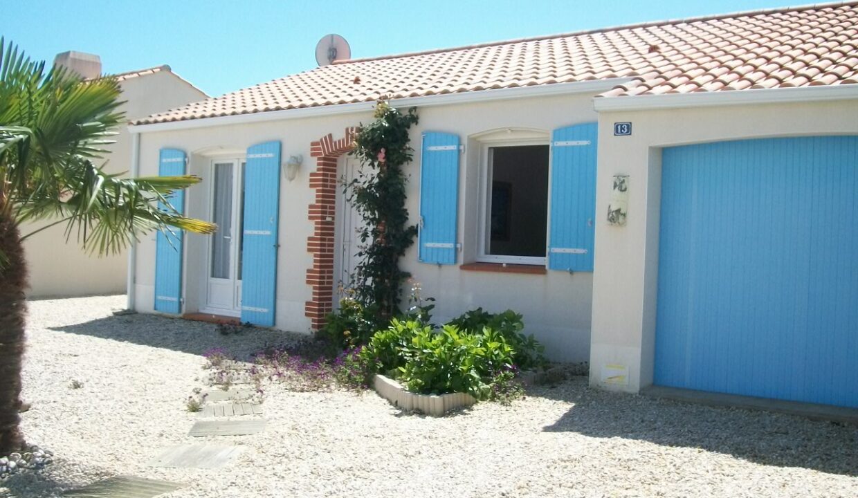 PROXIMITE IMMEDIATE ETANG DE PECHE - JOLIE MAISON AVEC JARDIN CLOS - DEUX CHAMBRES