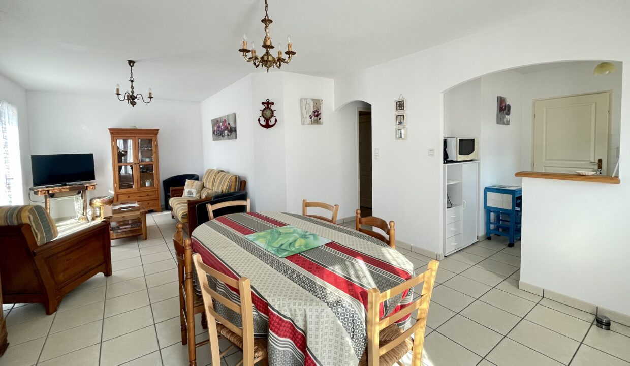 jolie maison de pays de 2 chambres / 5 personnes avec jardin clos / animaux admis