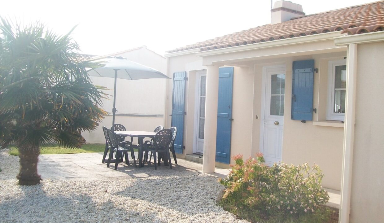 Proximite-etang-de-peche-jolie-maison-de-pays-de-2-chambres-5-personnes-avec-jardin-clos-animaux-admis-12
