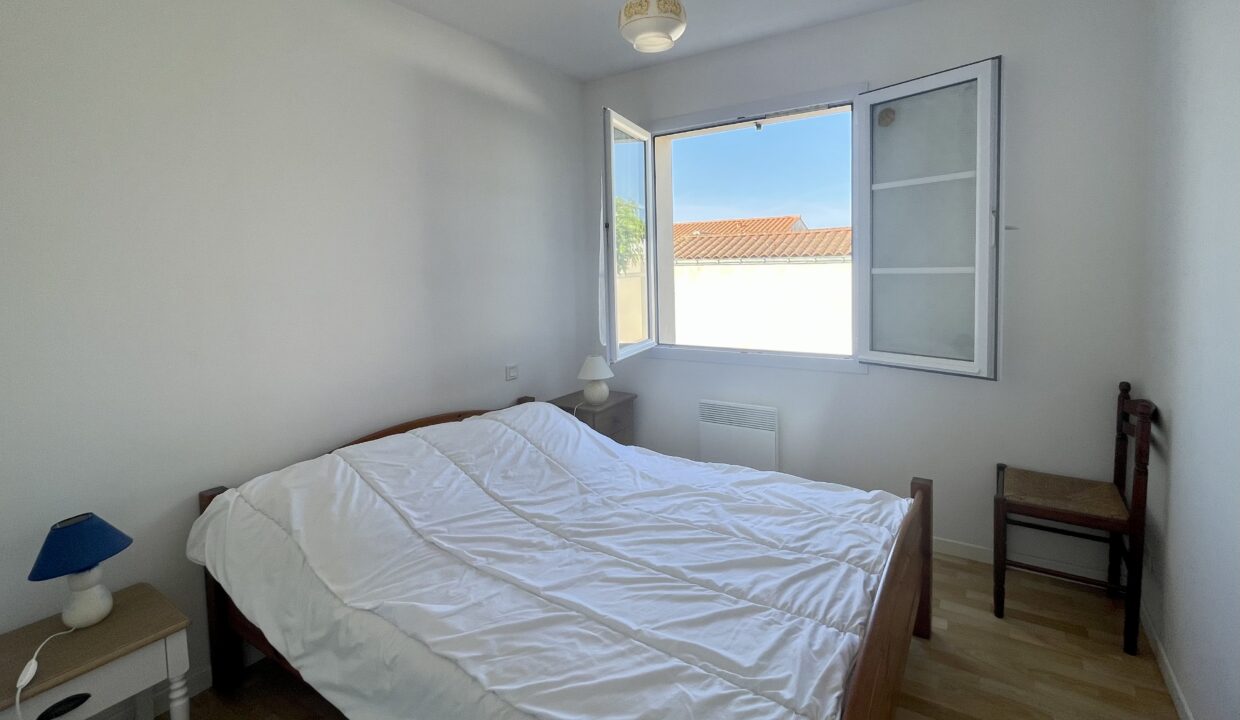 Proximite-etang-de-peche-jolie-maison-de-pays-de-2-chambres-5-personnes-avec-jardin-clos-animaux-admis-7