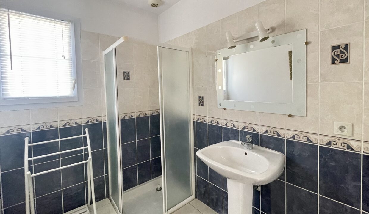 Proximite-etang-de-peche-jolie-maison-de-pays-de-2-chambres-5-personnes-avec-jardin-clos-animaux-admis-8