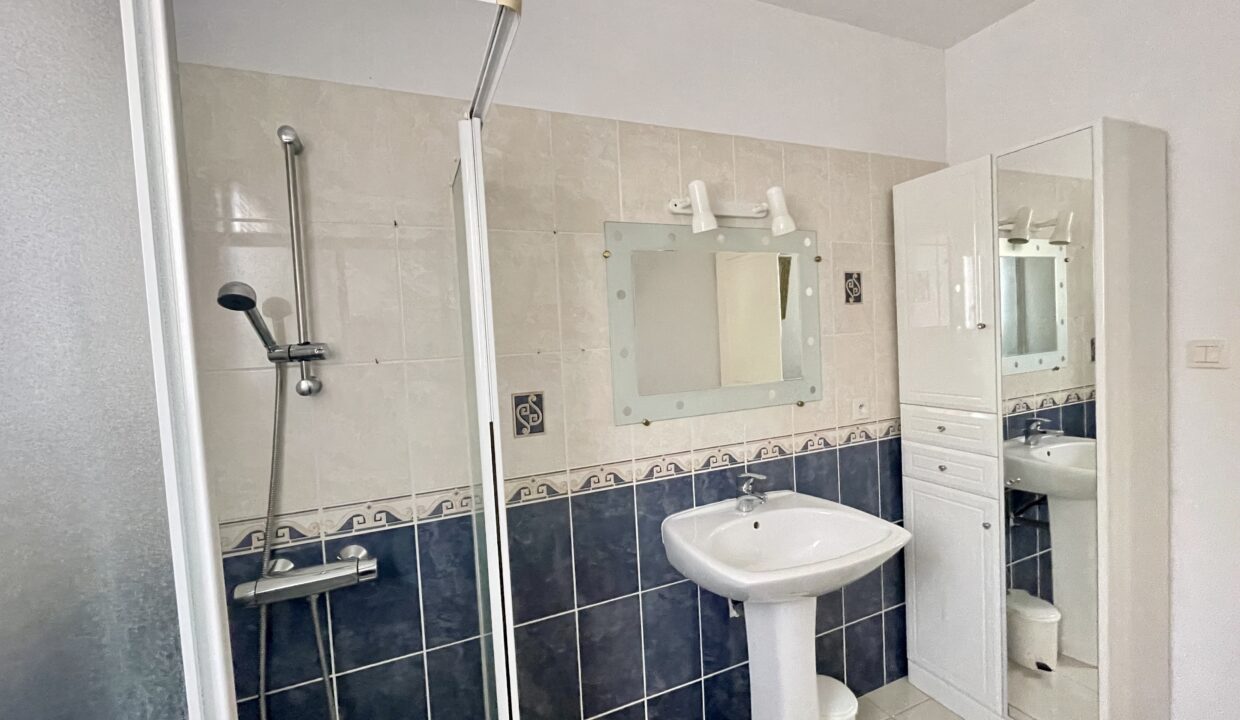 Proximite-etang-de-peche-jolie-maison-de-pays-de-2-chambres-5-personnes-avec-jardin-clos-animaux-admis-9