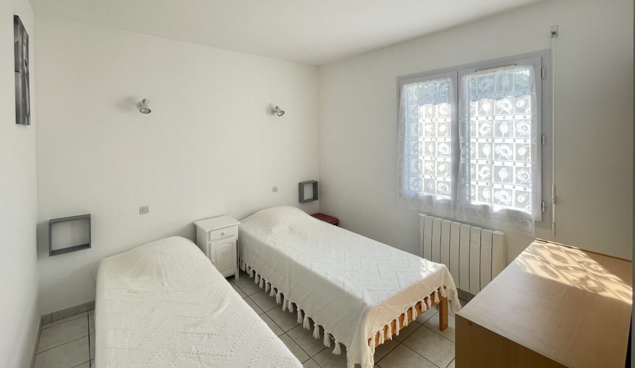 QUARTIER-DE-LA-SAUZAIE-PAVILLON-AVEC-JARDIN-CLOS-300M-DU-BORD-DE-MER-WIFI-10