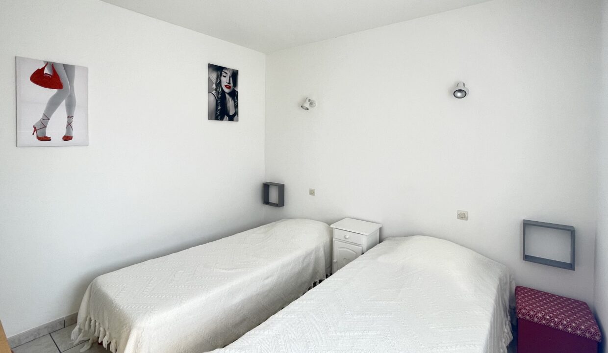 QUARTIER-DE-LA-SAUZAIE-PAVILLON-AVEC-JARDIN-CLOS-300M-DU-BORD-DE-MER-WIFI-11