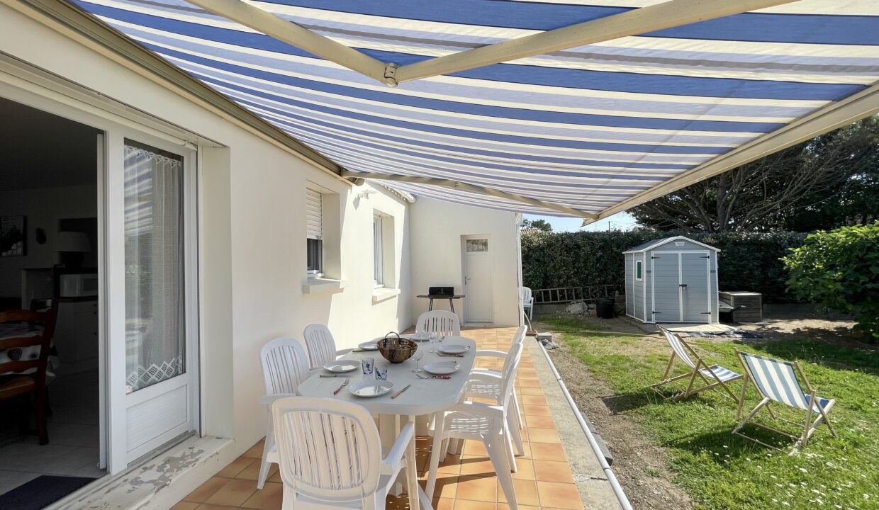 QUARTIER DE LA SAUZAIE - PAVILLON AVEC JARDIN CLOS - 300M DU BORD DE MER - WIFI
