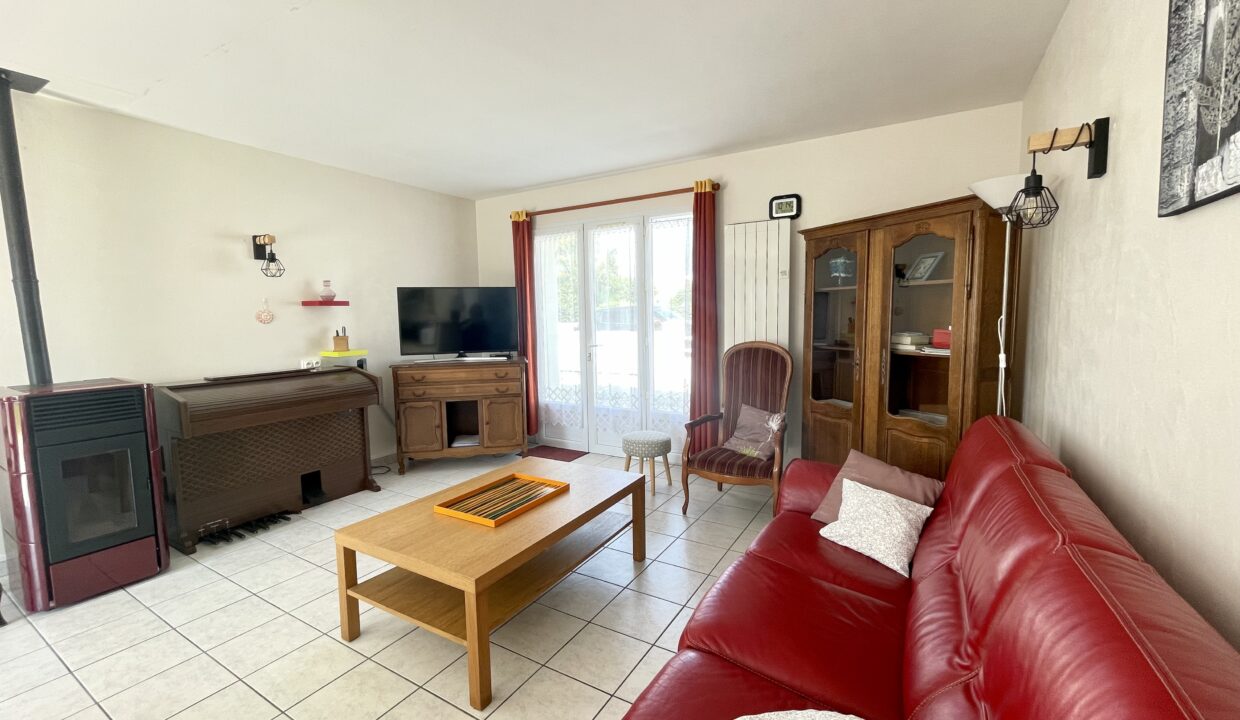 QUARTIER-DE-LA-SAUZAIE-PAVILLON-AVEC-JARDIN-CLOS-300M-DU-BORD-DE-MER-WIFI-3