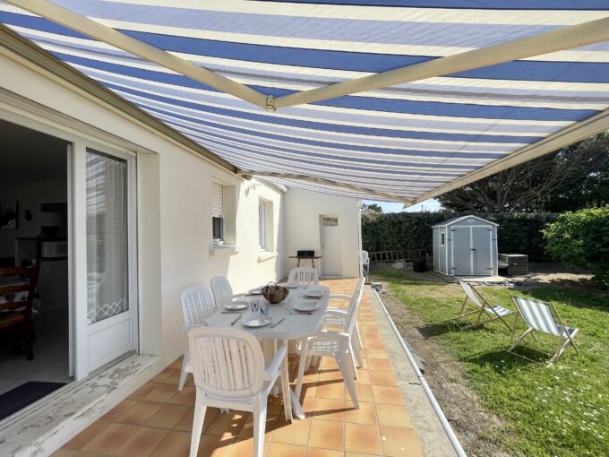 QUARTIER DE LA SAUZAIE - PAVILLON AVEC JARDIN CLOS - 300M DU BORD DE MER - WIFI