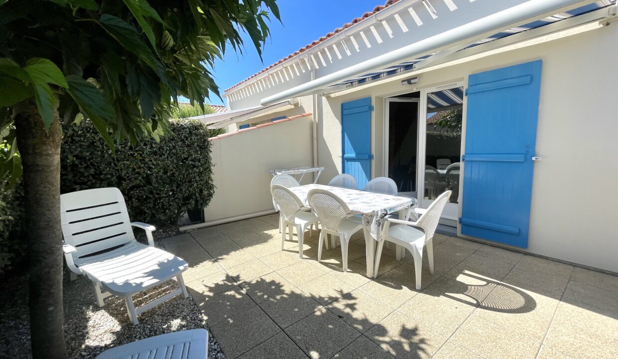 QUARTIER-DES-DUNES-RESIDENCE-AVEC-PISCINE-ext.-CHAUFFEE-ET-TENNIS-COLLECTIFS-ACCES-DIRECT-A-LA-PLAGE-WIFI-1