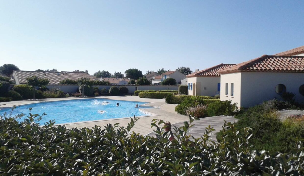 QUARTIER-DES-DUNES-RESIDENCE-AVEC-PISCINE-ext.-CHAUFFEE-ET-TENNIS-COLLECTIFS-ACCES-DIRECT-A-LA-PLAGE-WIFI-15