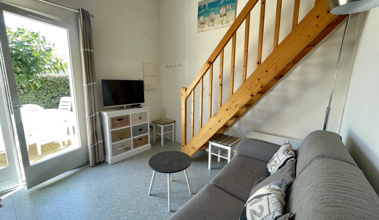 QUARTIER-DES-DUNES-RESIDENCE-AVEC-PISCINE-ext.-CHAUFFEE-ET-TENNIS-COLLECTIFS-ACCES-DIRECT-A-LA-PLAGE-WIFI-5