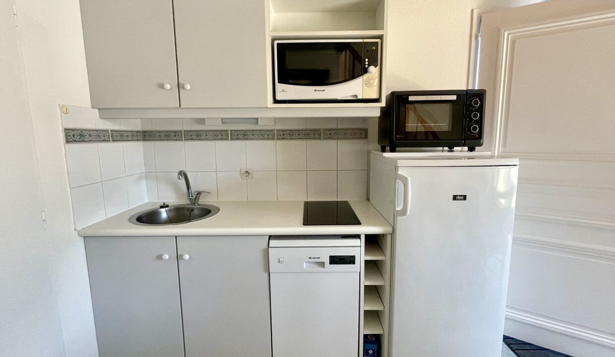 QUARTIER-DES-DUNES-RESIDENCE-AVEC-PISCINE-ext.-CHAUFFEE-ET-TENNIS-COLLECTIFS-ACCES-DIRECT-A-LA-PLAGE-WIFI-7