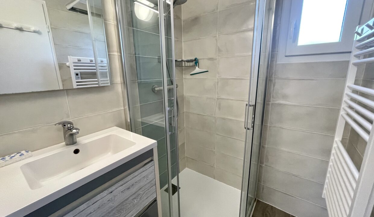 QUARTIER-DES-DUNES-RESIDENCE-AVEC-PISCINE-ext.-CHAUFFEE-ET-TENNIS-COLLECTIFS-ACCES-DIRECT-A-LA-PLAGE-WIFI-9