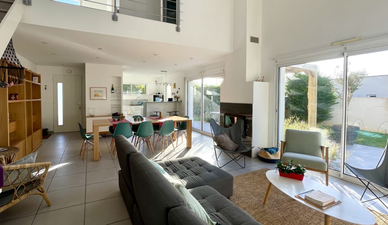 QUARTIER-DU-BACCHUS-500M-DU-CENTRE-BOURG-MAISON-TOUT-CONFORT-3-CHAMBRES-6-couchages-WIFI-12