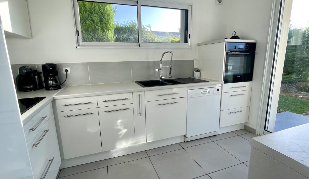 QUARTIER-DU-BACCHUS-500M-DU-CENTRE-BOURG-MAISON-TOUT-CONFORT-3-CHAMBRES-6-couchages-WIFI-15