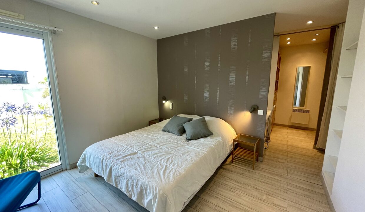 QUARTIER-DU-BACCHUS-500M-DU-CENTRE-BOURG-MAISON-TOUT-CONFORT-3-CHAMBRES-6-couchages-WIFI-17