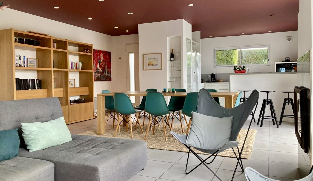 QUARTIER-DU-BACCHUS-500M-DU-CENTRE-BOURG-MAISON-TOUT-CONFORT-3-CHAMBRES-6-couchages-WIFI-2