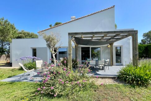 QUARTIER DU BACCHUS - 500M DU CENTRE BOURG - MAISON TOUT CONFORT 3 CHAMBRES (6 couchages) - WIFI