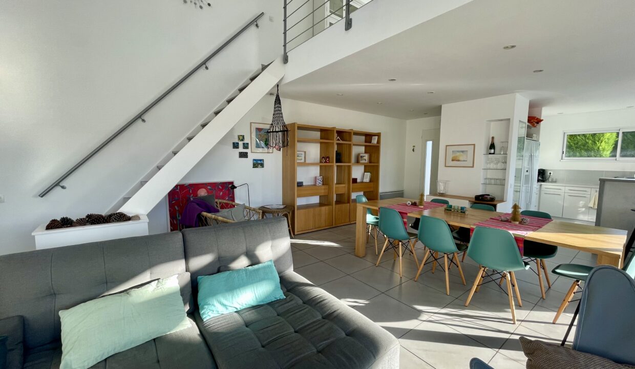 QUARTIER-DU-BACCHUS-500M-DU-CENTRE-BOURG-MAISON-TOUT-CONFORT-3-CHAMBRES-6-couchages-WIFI-6