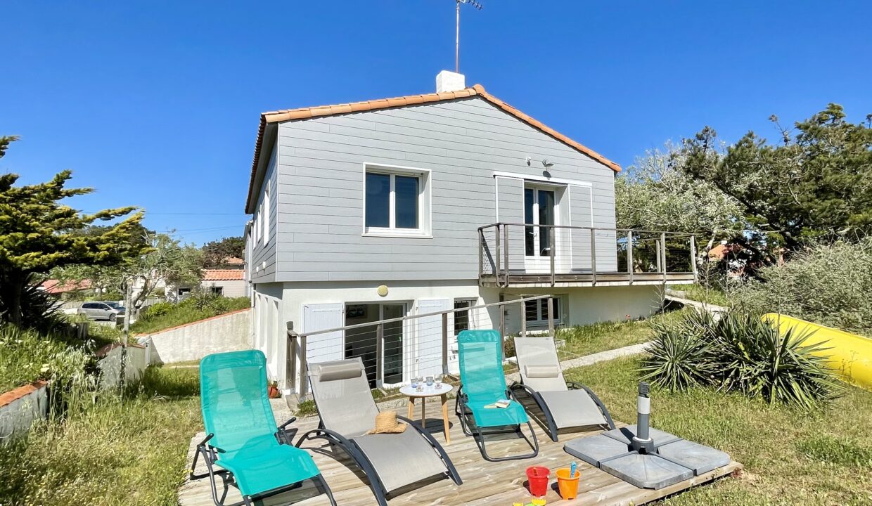 QUARTIER DU MARAIS GIRARD - PLAGE A PIED - AU CALME EN IMPASSE - MAISON FAMILIALE 9 COUCHAGES - WIFI