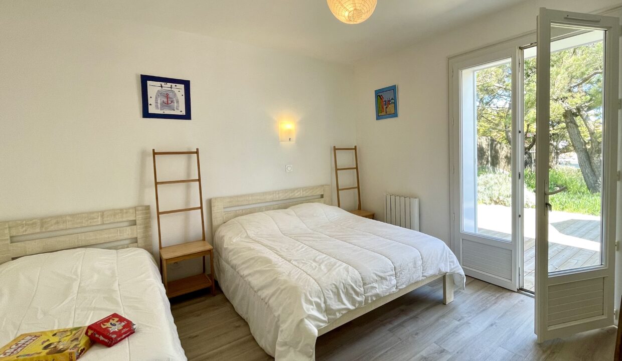 QUARTIER-DU-MARAIS-GIRARD-PLAGE-A-PIED-AU-CALME-EN-IMPASSE-MAISON-FAMILIALE-9-COUCHAGES-WIFI-13