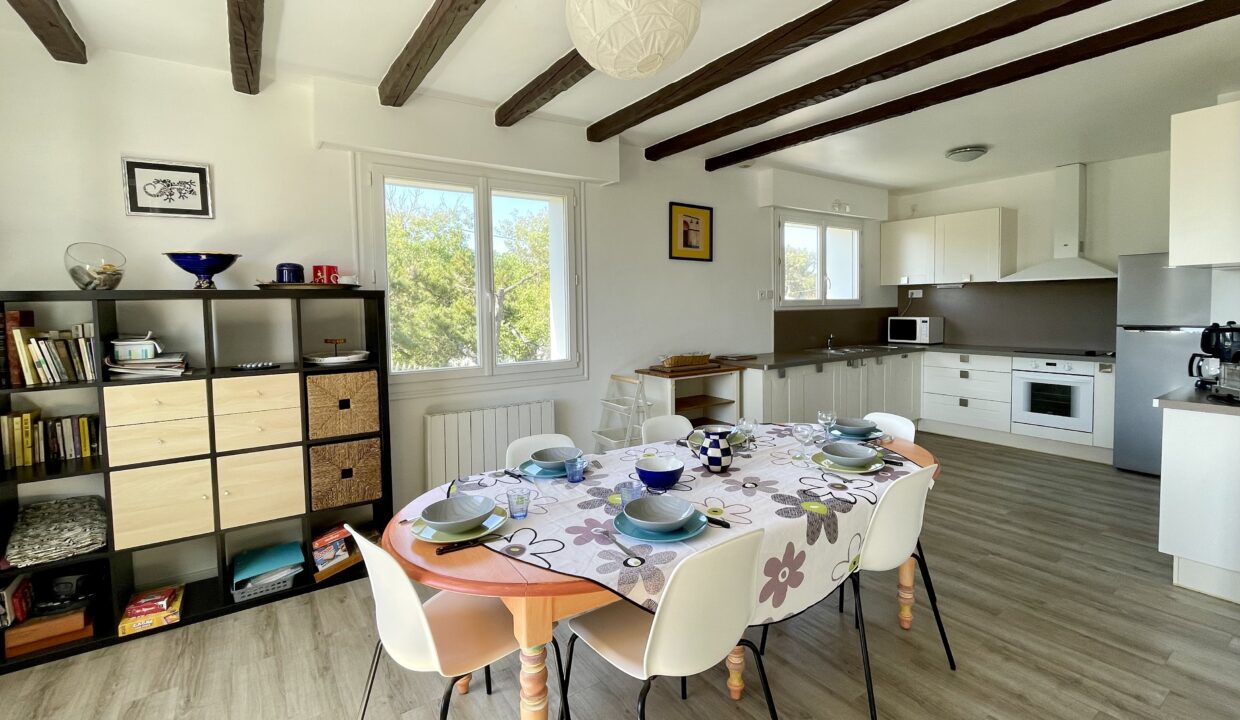 QUARTIER-DU-MARAIS-GIRARD-PLAGE-A-PIED-AU-CALME-EN-IMPASSE-MAISON-FAMILIALE-9-COUCHAGES-WIFI-2