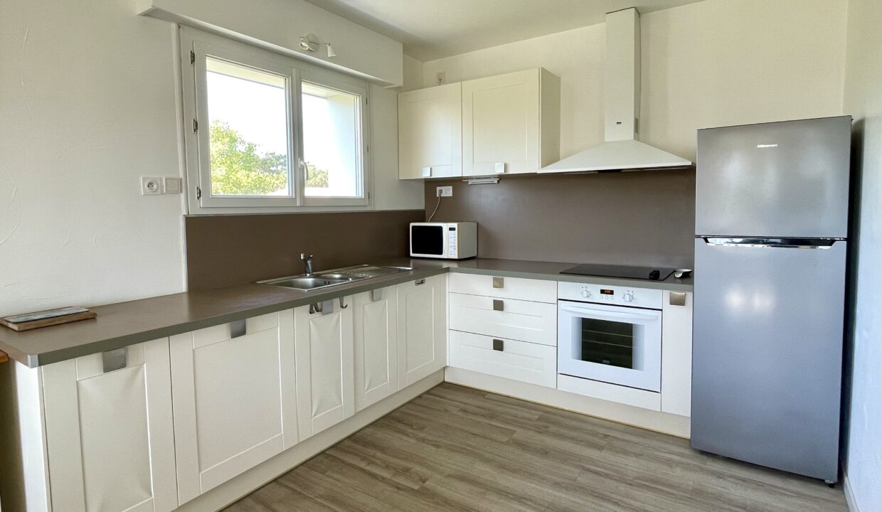 QUARTIER-DU-MARAIS-GIRARD-PLAGE-A-PIED-AU-CALME-EN-IMPASSE-MAISON-FAMILIALE-9-COUCHAGES-WIFI-3