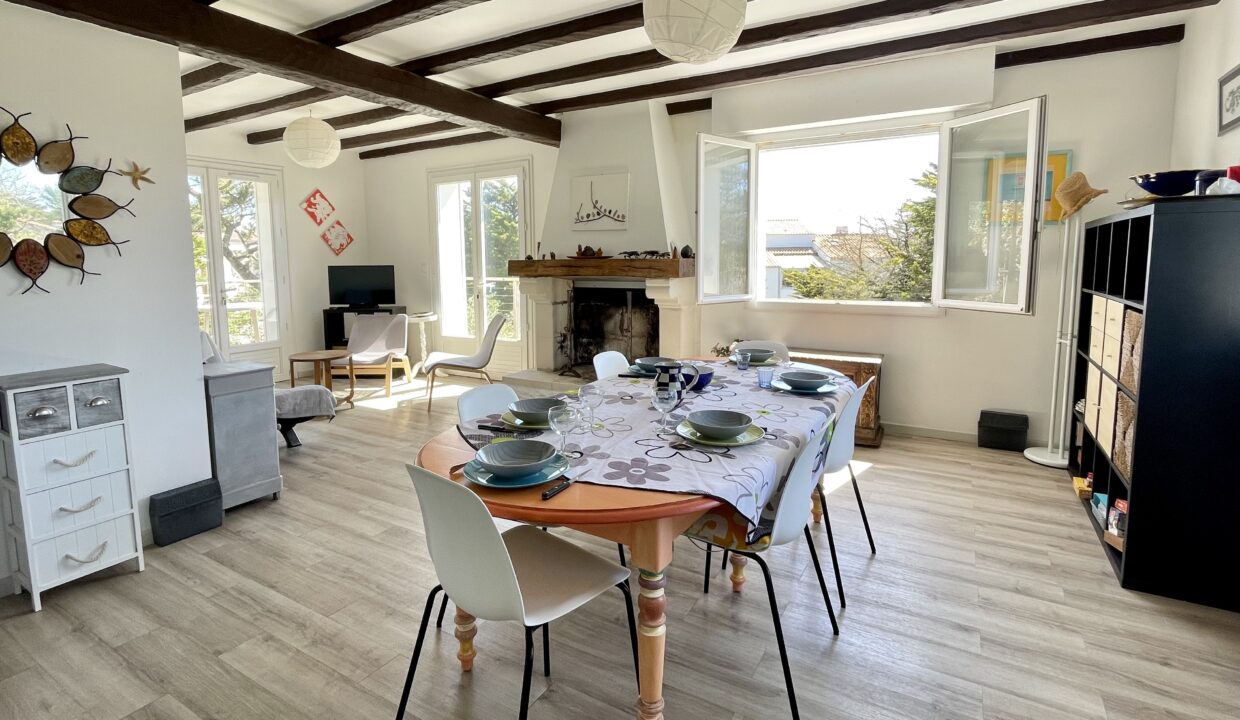 QUARTIER-DU-MARAIS-GIRARD-PLAGE-A-PIED-AU-CALME-EN-IMPASSE-MAISON-FAMILIALE-9-COUCHAGES-WIFI-4