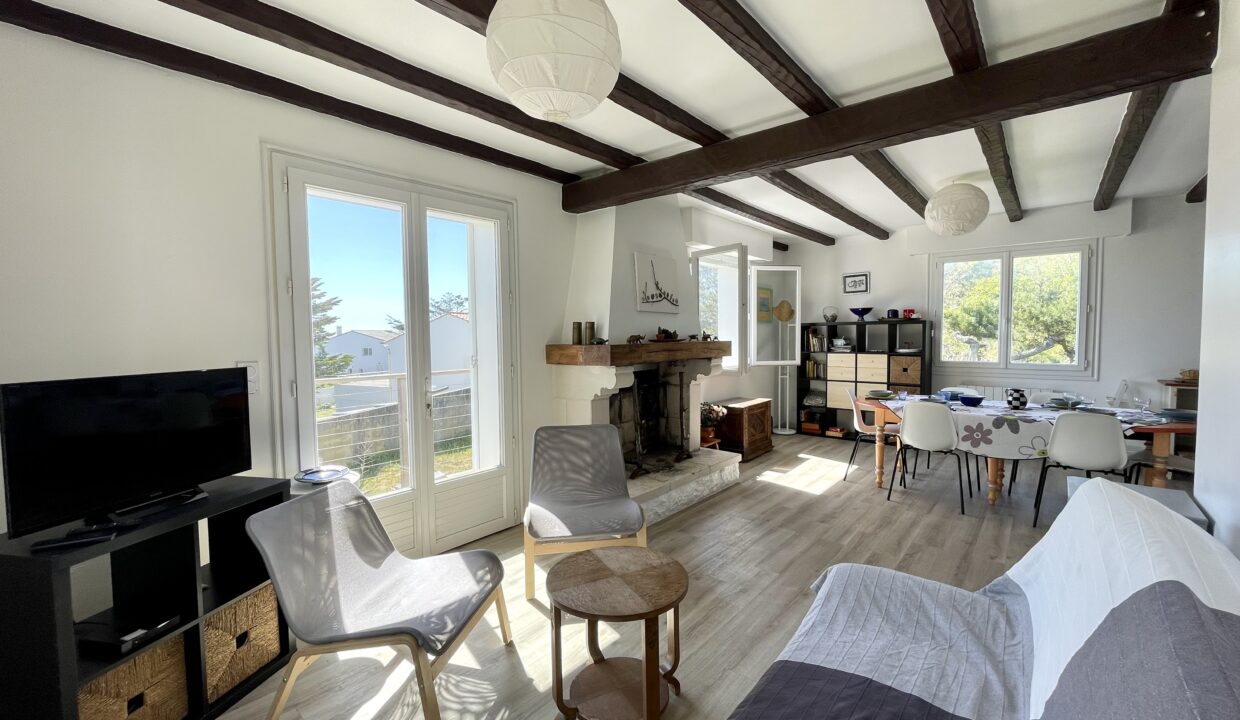 QUARTIER-DU-MARAIS-GIRARD-PLAGE-A-PIED-AU-CALME-EN-IMPASSE-MAISON-FAMILIALE-9-COUCHAGES-WIFI-6