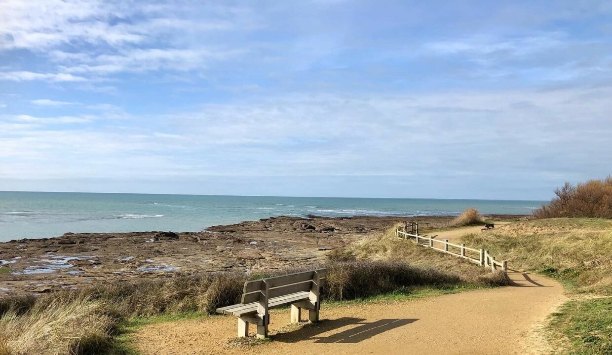 QUARTIER-DU-PIED-DE-CHAUME-750-M-DE-LA-PLAGE-DU-MARAIS-GIRARD-Maison-de-pays-2-chambres-4-couchages-WIFI-14