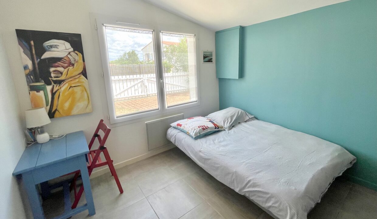 Quartier-de-La-Paree-maison-renovee-2-chambres-4-couchages-avec-jardin-clos-WIFI-13