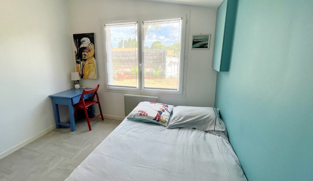 Quartier-de-La-Paree-maison-renovee-2-chambres-4-couchages-avec-jardin-clos-WIFI-14