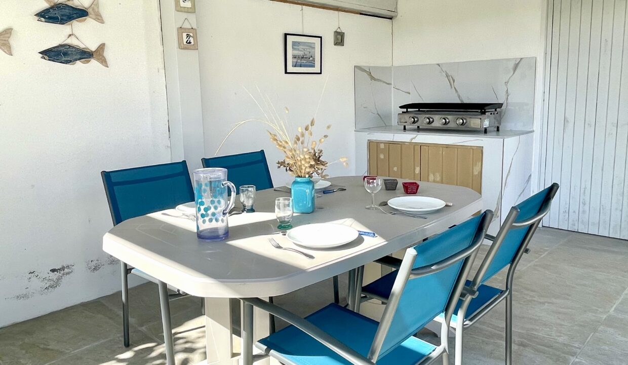 Quartier-de-La-Paree-maison-renovee-2-chambres-4-couchages-avec-jardin-clos-WIFI-16