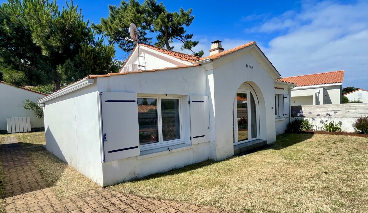 Quartier-de-La-Paree-maison-renovee-2-chambres-4-couchages-avec-jardin-clos-WIFI-18