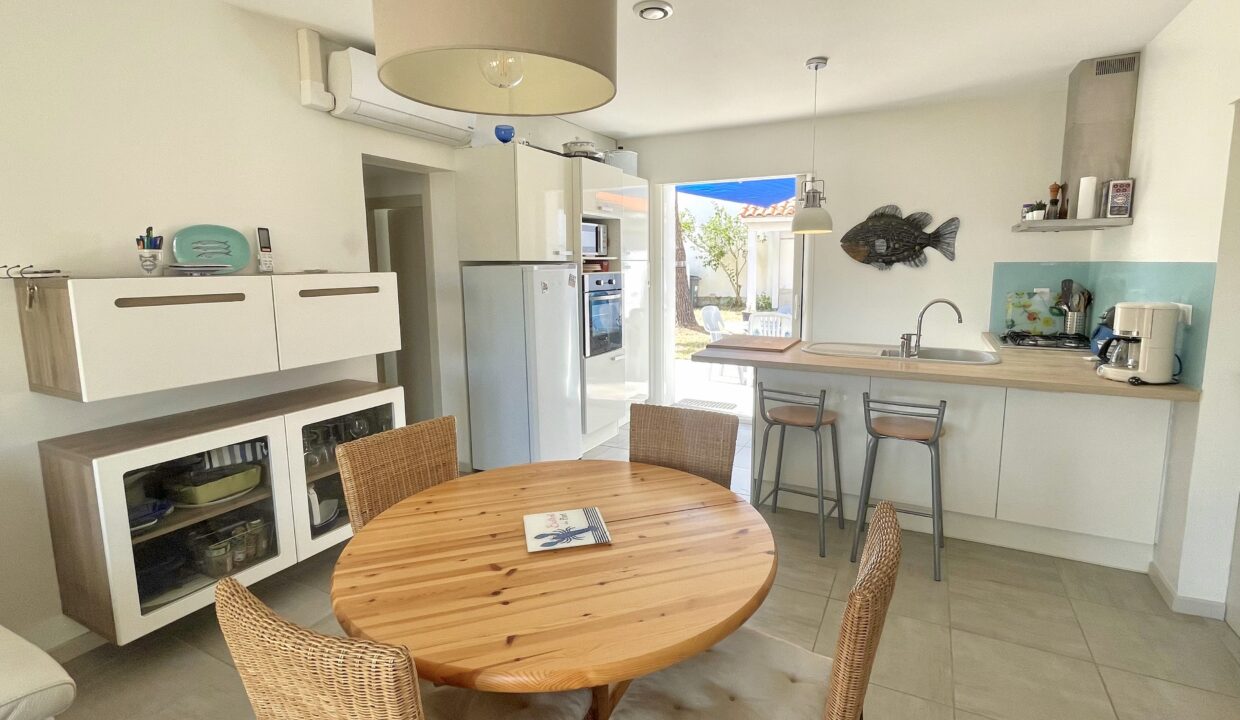 Quartier-de-La-Paree-maison-renovee-2-chambres-4-couchages-avec-jardin-clos-WIFI-2