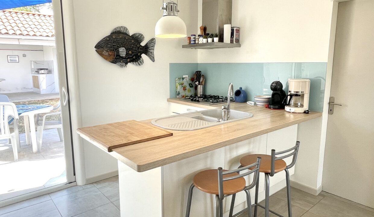Quartier-de-La-Paree-maison-renovee-2-chambres-4-couchages-avec-jardin-clos-WIFI-5