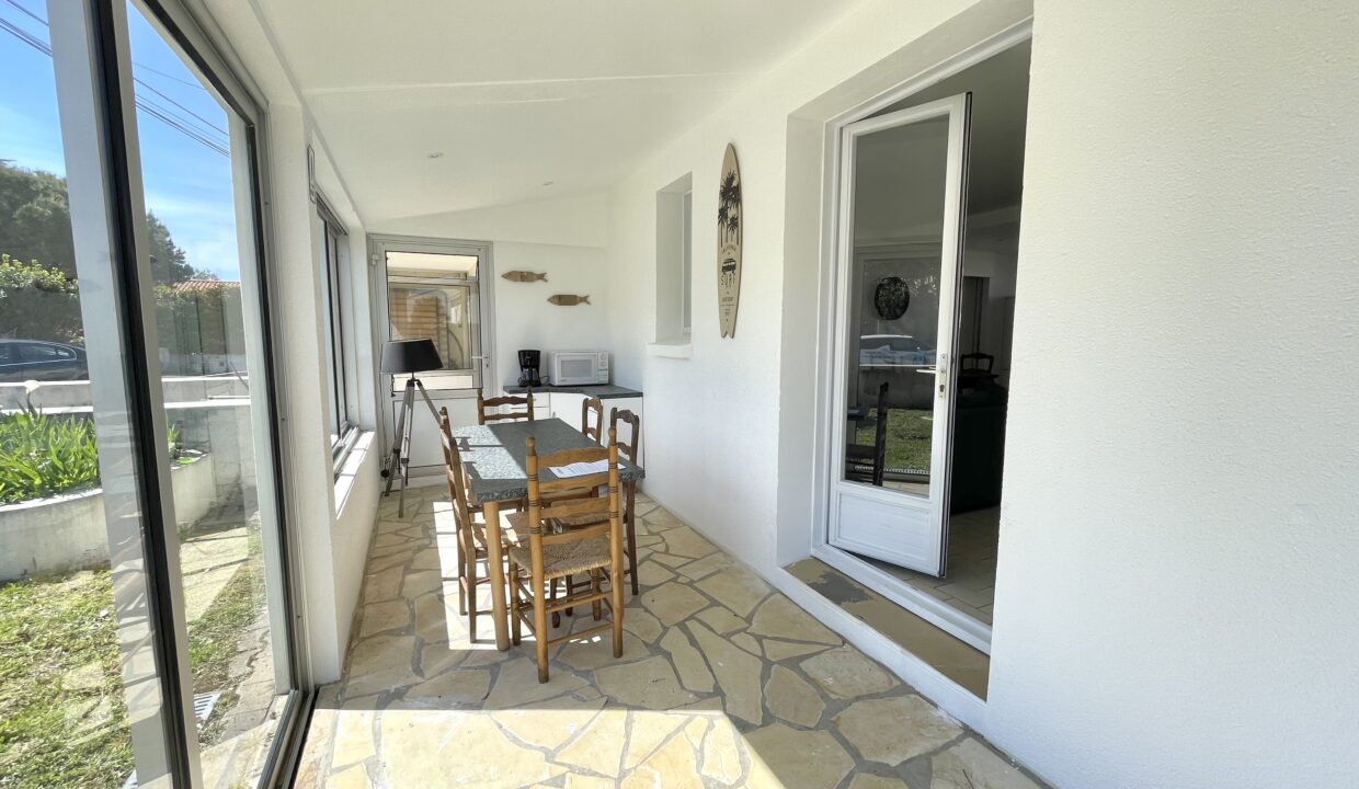 Quartier-de-la-Sauzaie-agreable-maison-recemment-renovee-2-chambres-4-couchages-Acces-WIFI-10