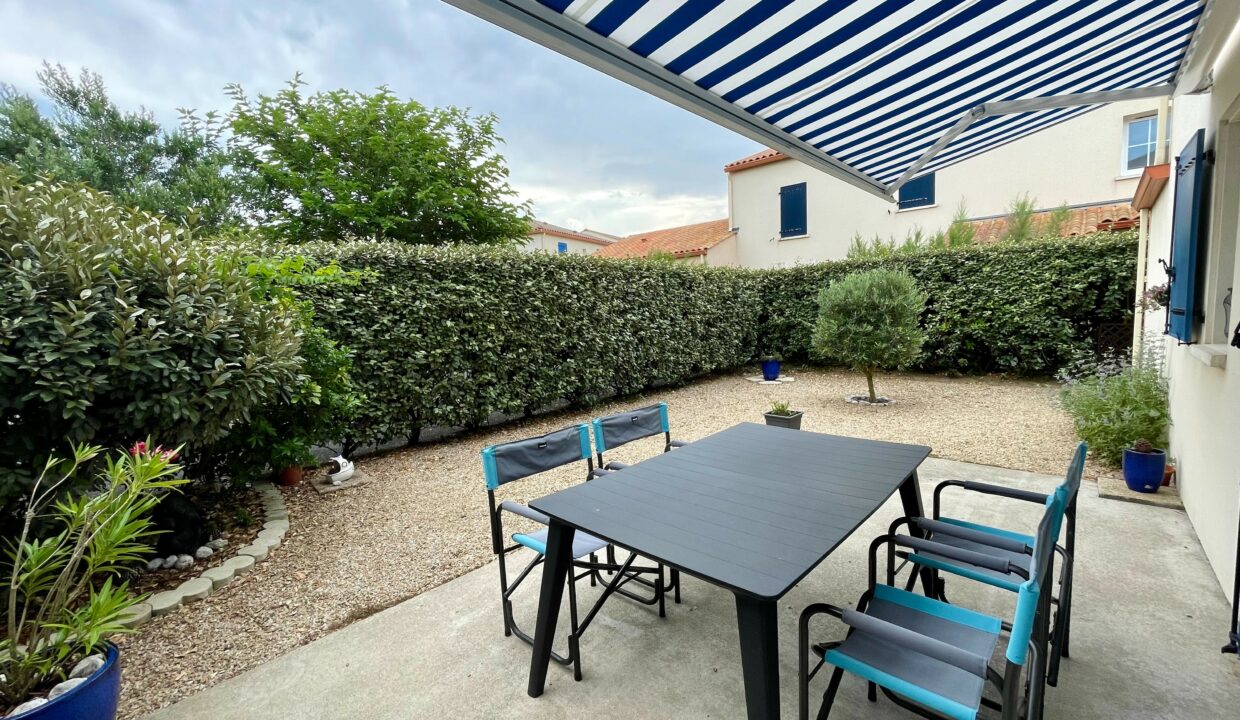 RESIDENCE-LE-DOMAINE-DE-LA-PAREE-PISCINE-COLLECTIVE-150M-DU-BORD-DE-MER-WIFI-1