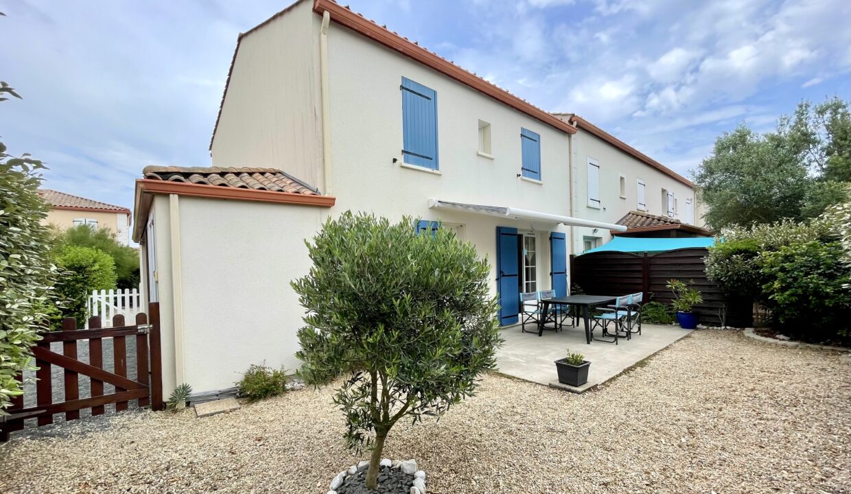 RESIDENCE LE DOMAINE DE LA PAREE - PISCINE COLLECTIVE - 150M DU BORD DE MER - WIFI