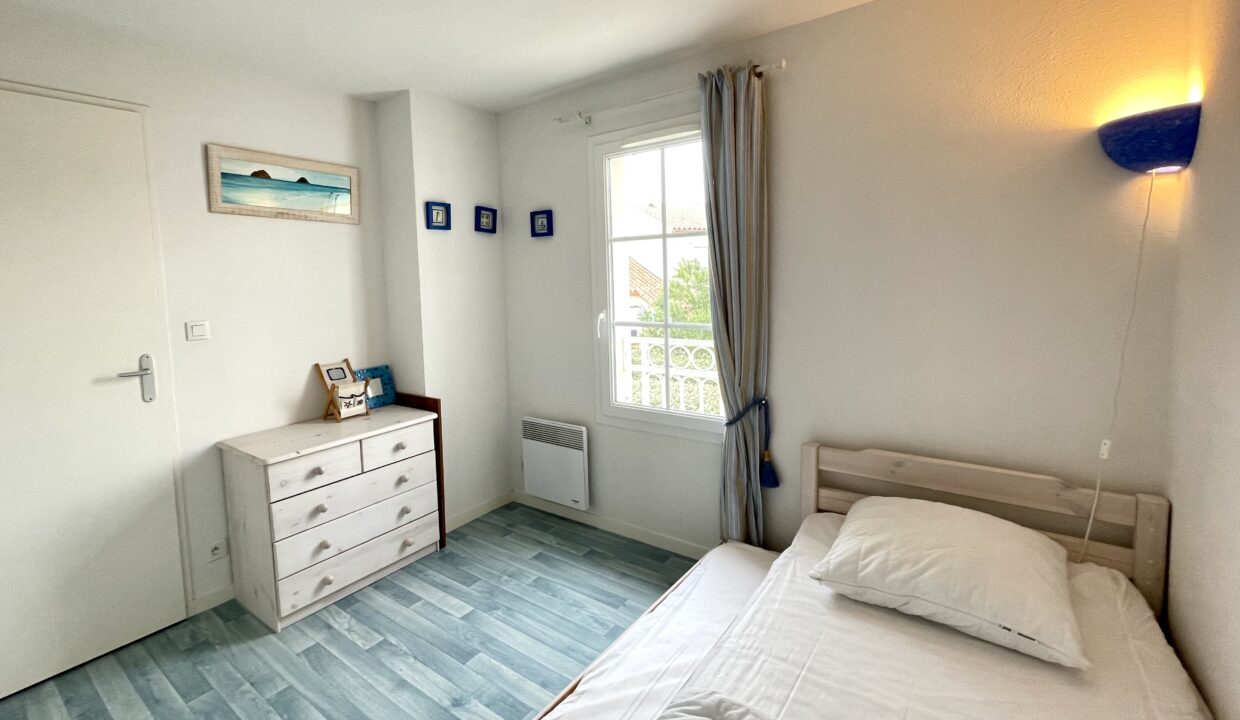 RESIDENCE-LE-DOMAINE-DE-LA-PAREE-PISCINE-COLLECTIVE-150M-DU-BORD-DE-MER-WIFI-9