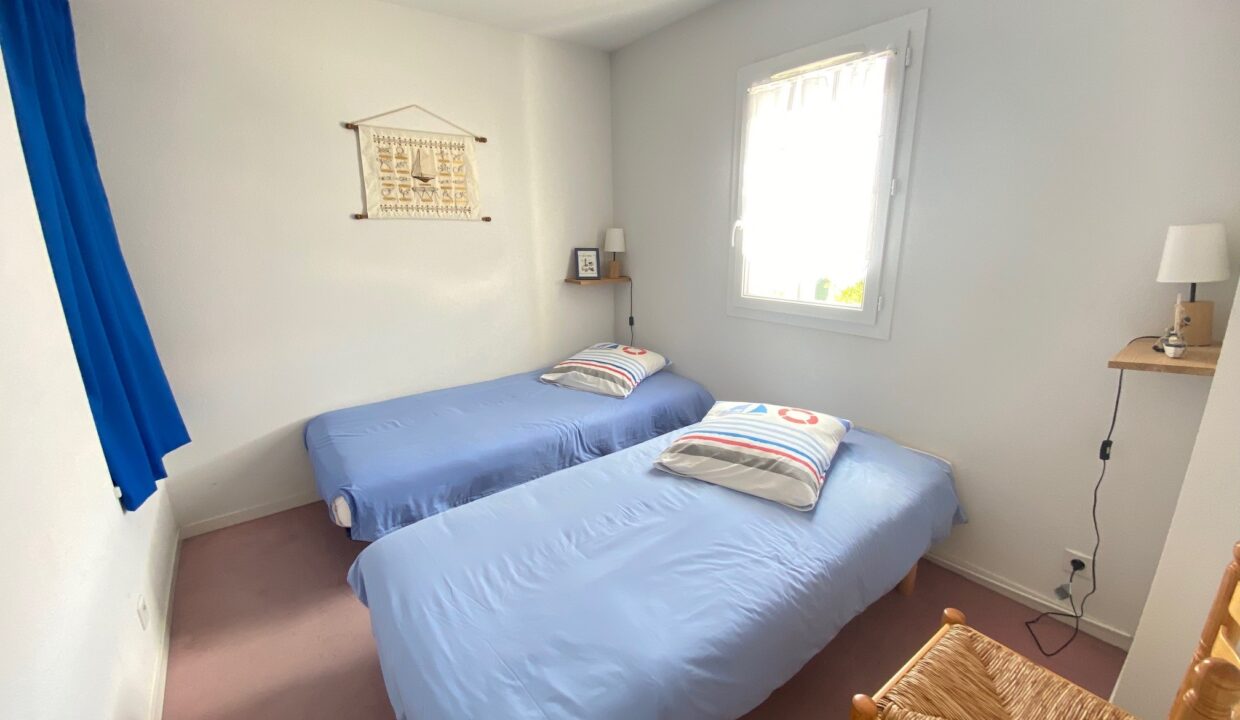 RESIDENCE-LE-DOMAINE-DE-LA-PAREE-PISCINE-COLLECTIVE-NON-CHAUFFEE-150M-DU-BORD-DE-MER-10