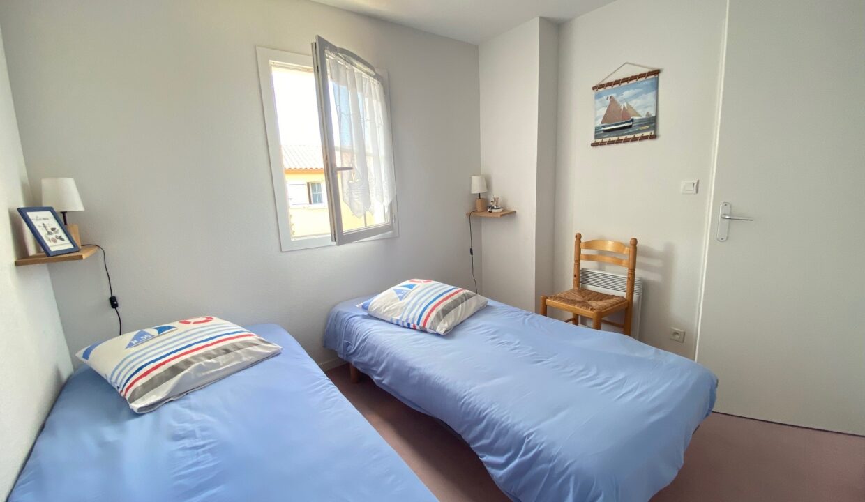 RESIDENCE-LE-DOMAINE-DE-LA-PAREE-PISCINE-COLLECTIVE-NON-CHAUFFEE-150M-DU-BORD-DE-MER-9