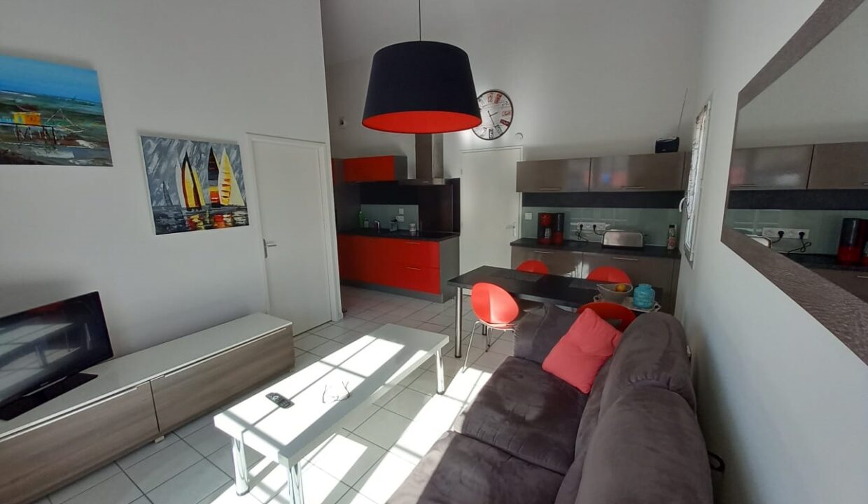 RESIDENCE-LE-DOMAINE-DE-LA-PAREE-PLAGE-A-PIED-150m-QUARTIER-DANIMATION-ESTIVALE-WIFI-5