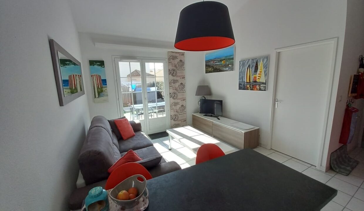 RESIDENCE-LE-DOMAINE-DE-LA-PAREE-PLAGE-A-PIED-150m-QUARTIER-DANIMATION-ESTIVALE-WIFI-6