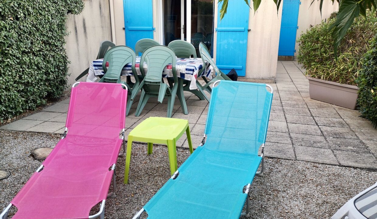 RESIDENCE-LE-GRAND-LARGE-PISCINE-ext.-CHAUFFEE-ET-TENNIS-COLLECTIFS-300M-DE-LA-PLAGE-A-PIED-Acces-WIFI-11